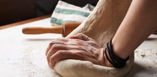 kneading-bread