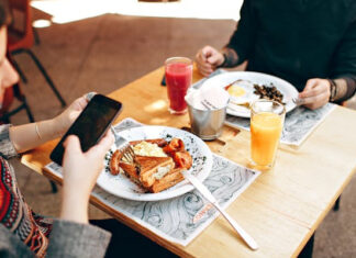 Couple Eating Out While Woman Takes Semaglutide